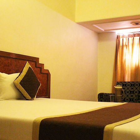 Hotel Goyal Jaipur Bagian luar foto